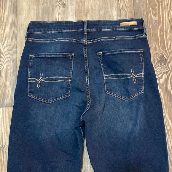 Denizen from Levi’s Dark Wash High Rise Skinny Jeans - Picture 6 of 7